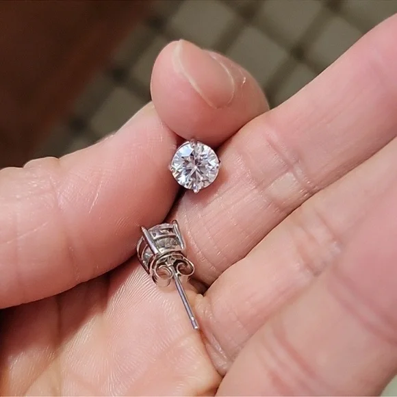 Elegant Silver Stud Earrings - Picture 4 of 4